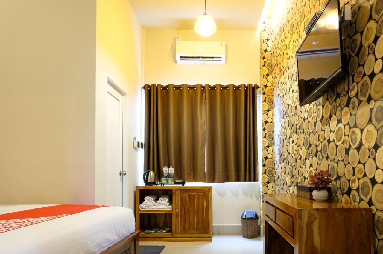 OYO 683 Jepun Guesthouse Mataram Extérieur photo